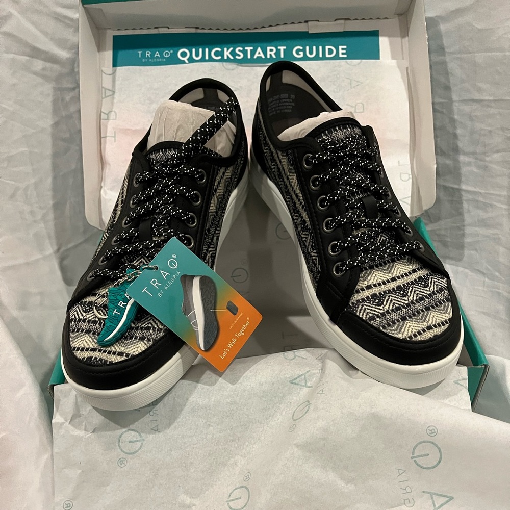 Traq Tennis shoes